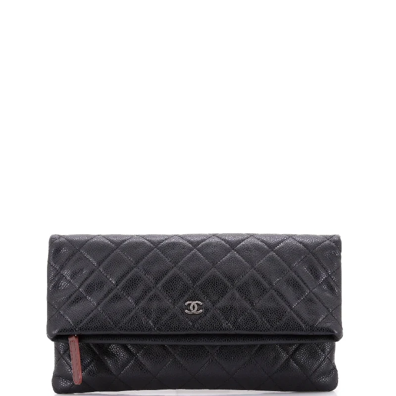 Beauty CC Clutch Quilted Caviar