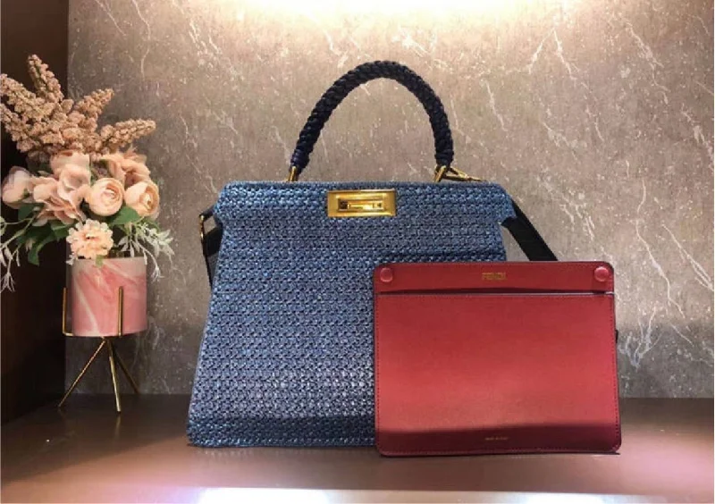 New woman Fendi shoulder handbag