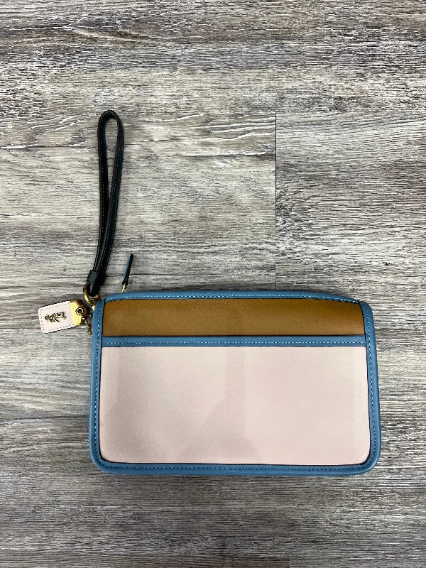 Wristlet Designer By Coach Size: Medium