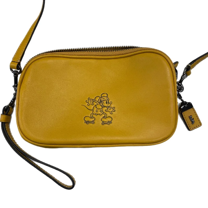 Crossbody Designer By Coach  Size: Medium