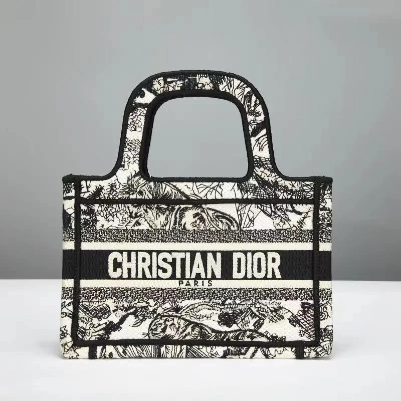 GlitzyBags - Designer bags by Dior 272